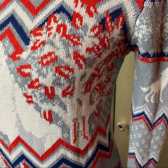 Game of Thrones Winter is Here Crewneck Sweater - Picture 3 of 14